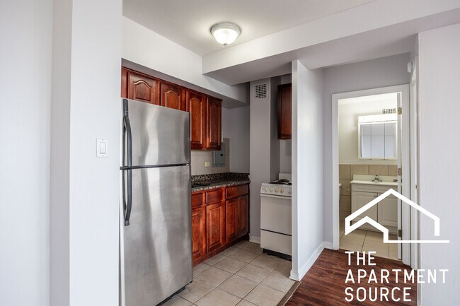 Primary Photo - 4180 N Marine Dr