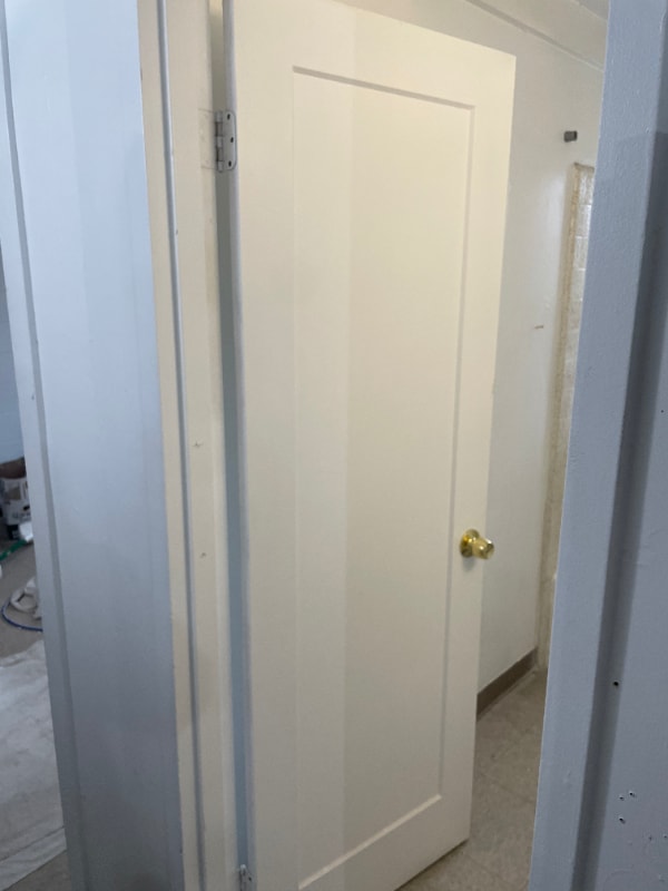 Building Photo - 927 S Thorne Ave