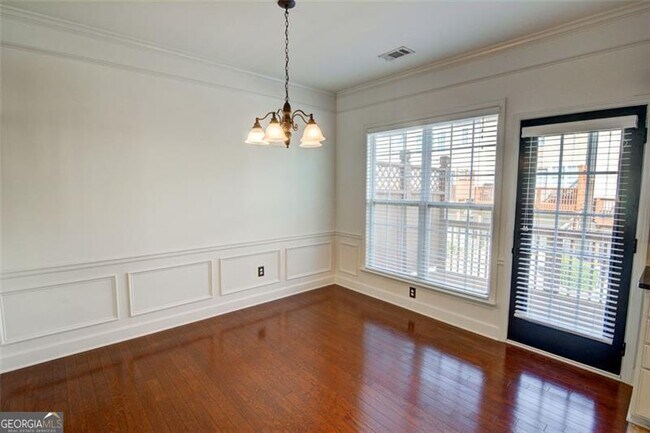 Building Photo - 2430 Natoma Ct SE