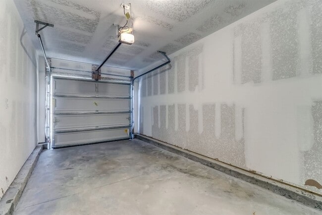 Building Photo - 45177 Red Brick Dr