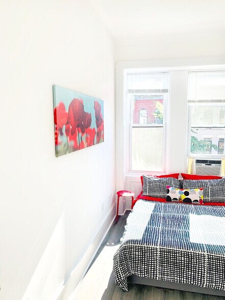 Building Photo - 206 W 138th St