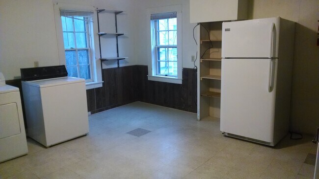 Building Photo - 716 Water St