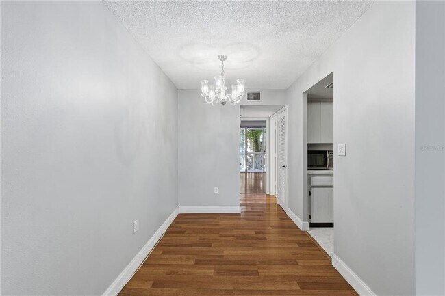 Building Photo - 2630 Pearce Dr