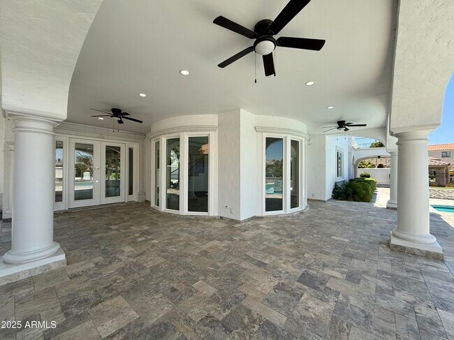 Building Photo - 1523 E Treasure Cove Dr