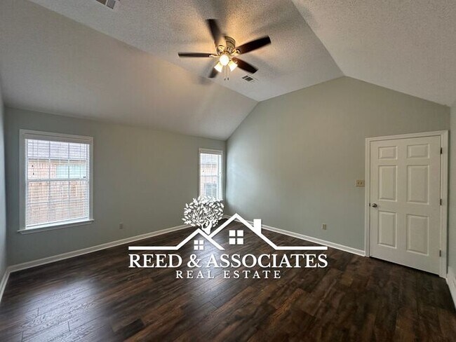 Building Photo - 3 Bedroom in Lakeland