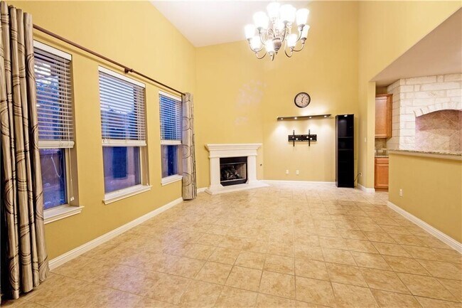 Building Photo - 305 Arrowhead Trail