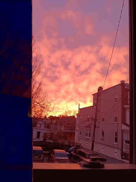 You will See Fantastic Sunsets - 1225 W Walnut St
