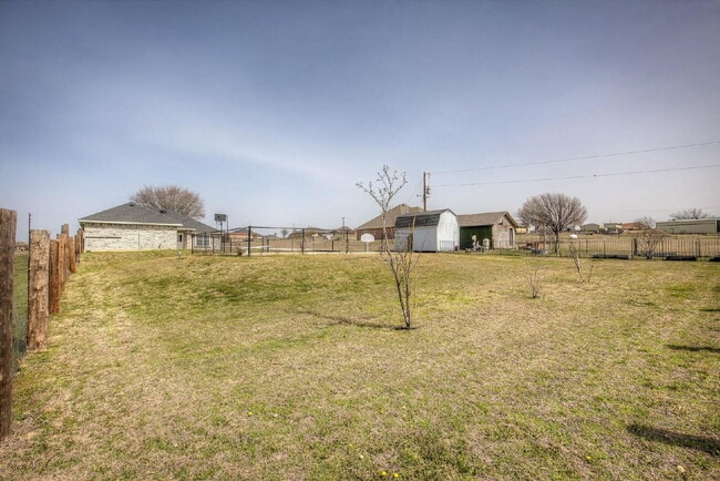 Building Photo - Updated 3 Bedroom Home with a Barn on 2.5 Acres!