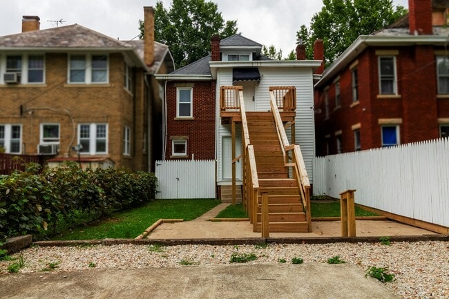 Building Photo - 1227 9th Ave