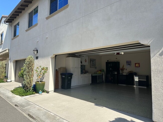 Building Photo - Room for Rent in Stanton-Prime Location