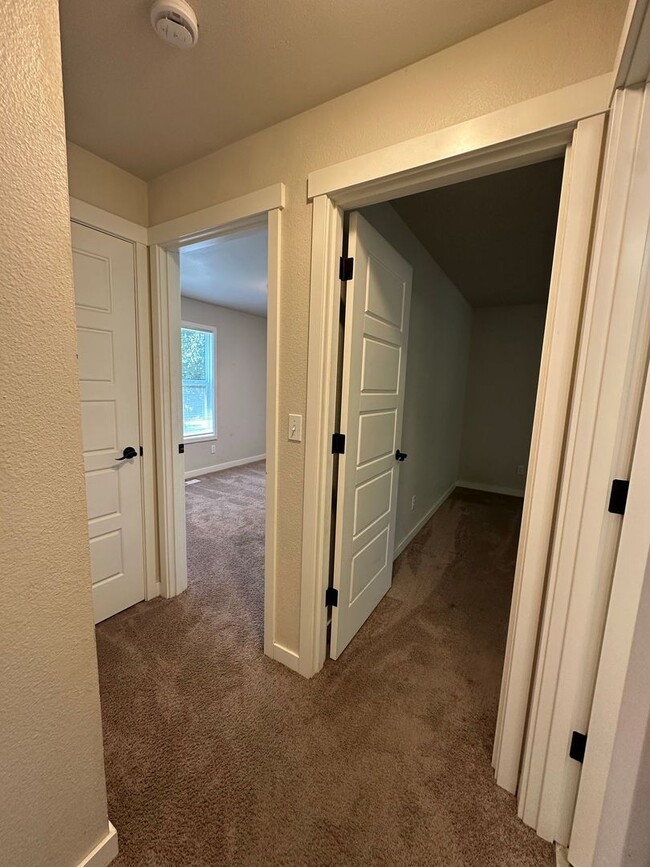 Building Photo - Charming 3 bedroom home in desirable Puyallup