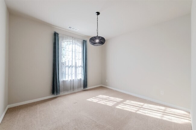 Building Photo - 6808 Badlands Dr