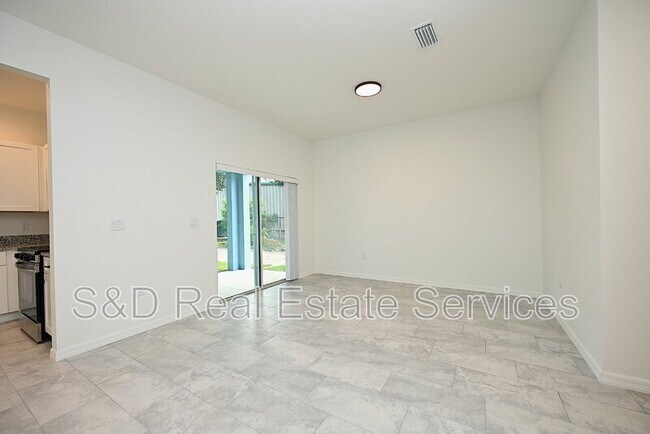 Building Photo - 1011 N Brunnell Pkwy