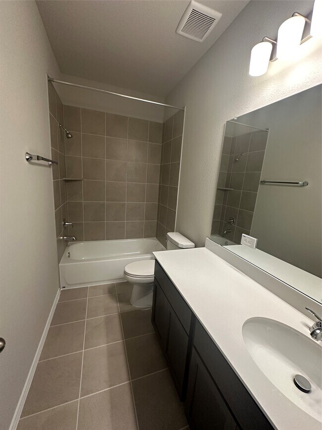 Building Photo - 206 Mercury Sky Rd