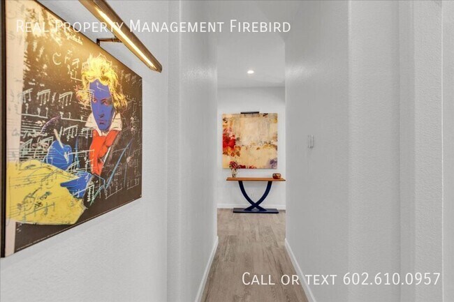 Building Photo - 4921 S Vista Pl