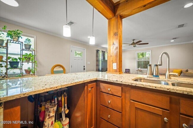 Building Photo - 2032 Inwood Terrace