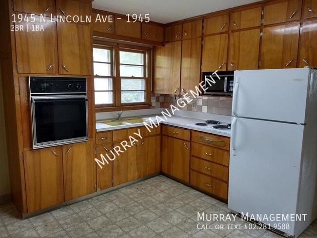 Building Photo - 1945 N Lincoln Ave