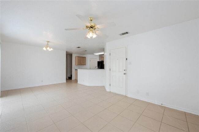 Building Photo - 203 Tamara Dr