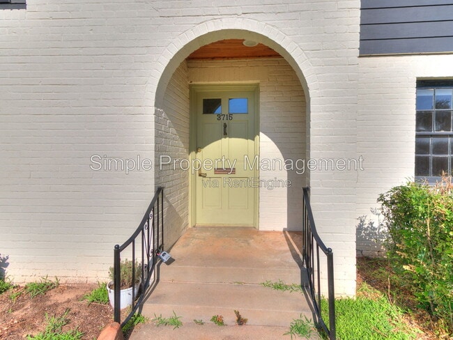Building Photo - 3715 N Lee Ave