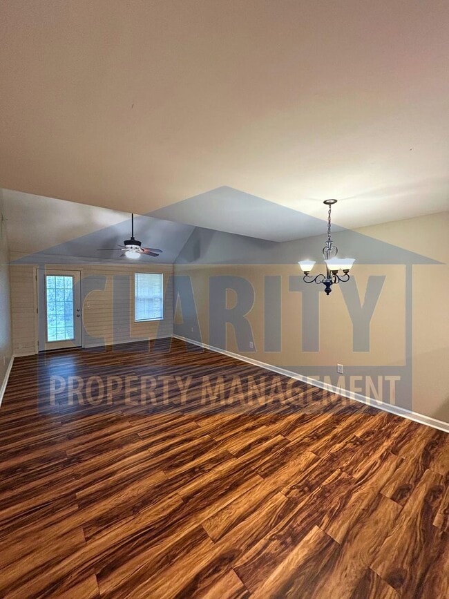 Building Photo - Single level, two bedroom townhome!