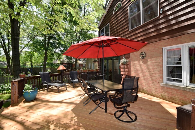 Building Photo - 319 Wesley Ave