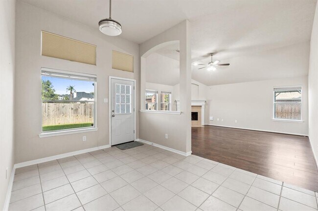 Building Photo - 3603 Heritage Colony Dr