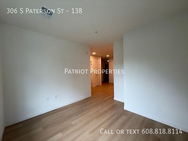 Building Photo - 306 S Paterson St