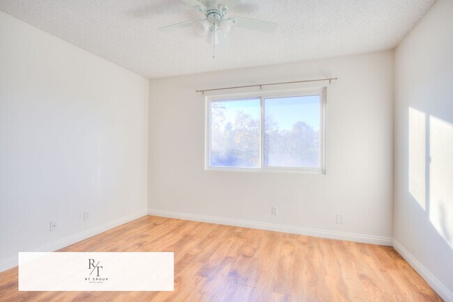 Building Photo - Walnut Valley Unified School District