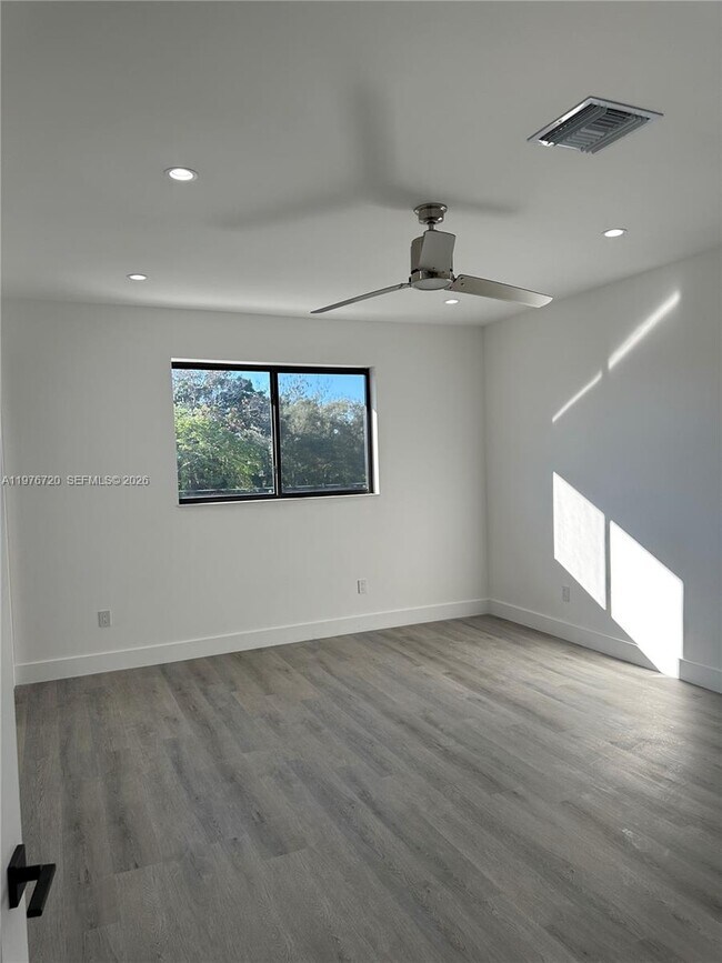 Building Photo - Southwest 32nd Avenue, Fort Lauderdale, FL 33312 - 4 BR 2 BA townhouse