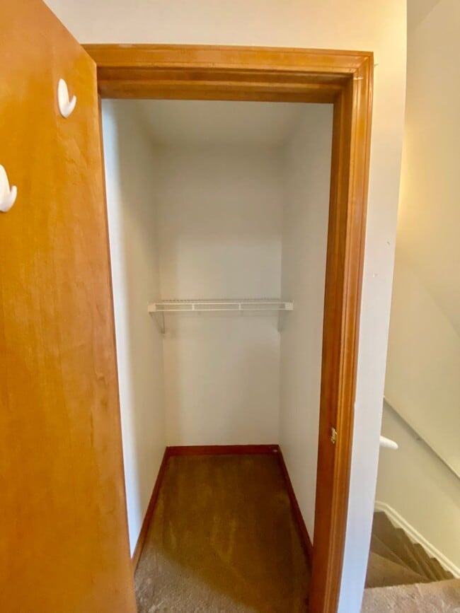 Building Photo - 304