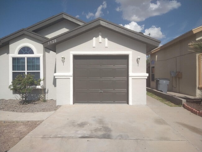 Building Photo - 3920 Tierra Marfil Rd