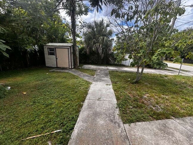 Building Photo - Charming Tampa Home – Great Location Near Seminole Heights & USF