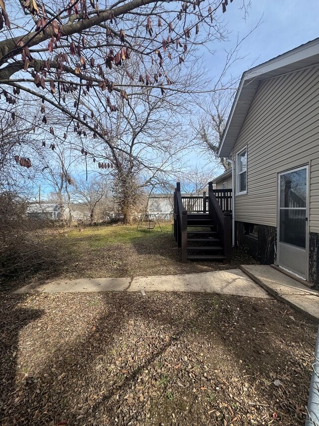 Building Photo - Furnished 3 Bedroom Home in Waynesville, MO!