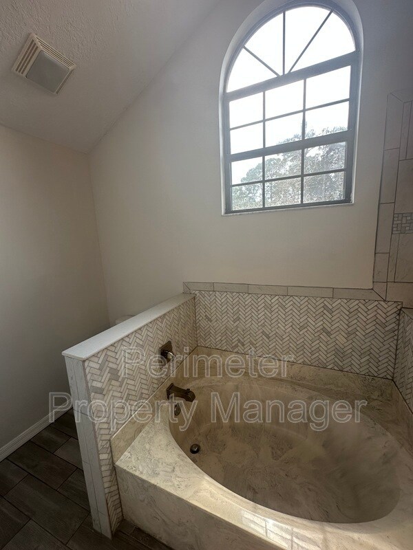 Building Photo - 2867 Lantana Lakes Dr W