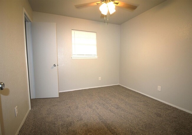 Building Photo - 1310 S Caney Dr