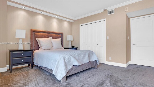 Building Photo - 19707 Turnberry Way