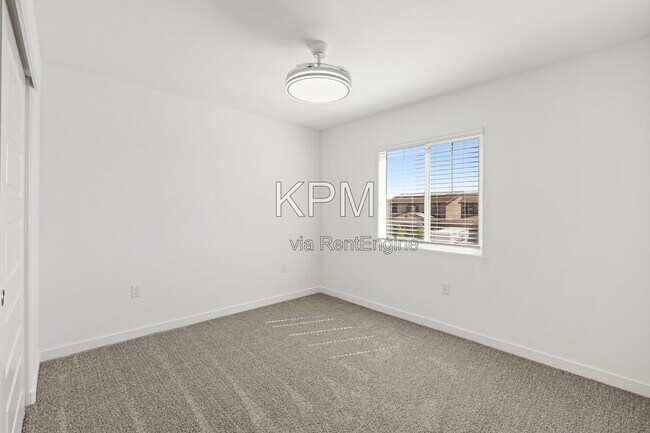 Building Photo - 10925 Admiral Cv Wy