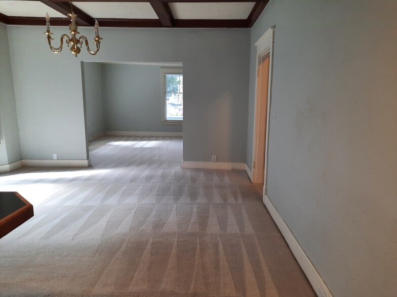 Building Photo - 145 S Franklin Ave