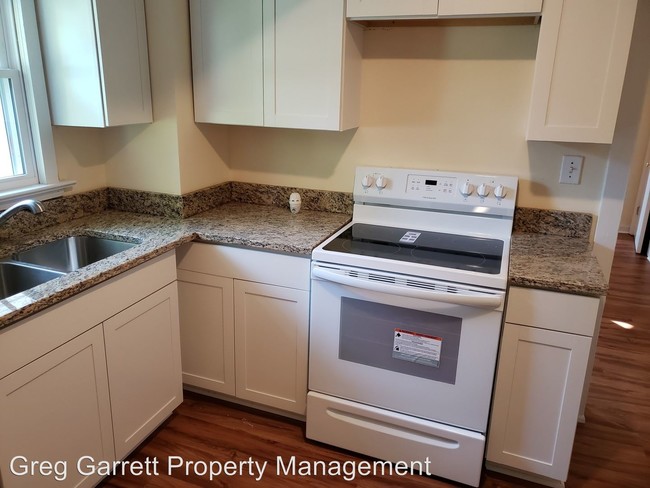Building Photo - 2 br, 1 bath House - 303 Settlers Landing