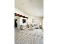 Building Photo - 1324 Bluffview Dr