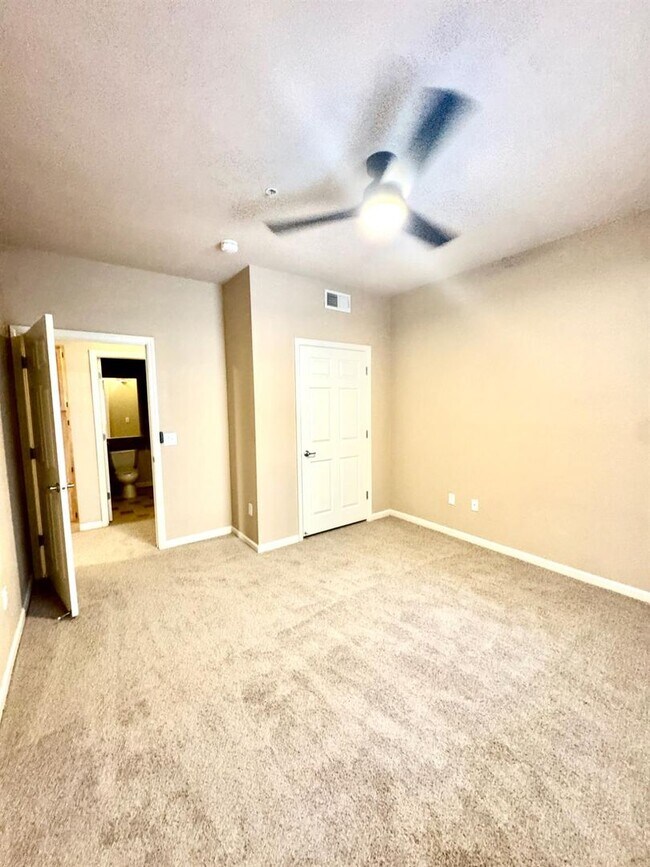 Building Photo - 501 Gibson Dr