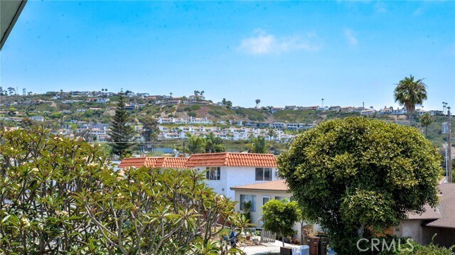 Building Photo - 218 Avenida Rosa