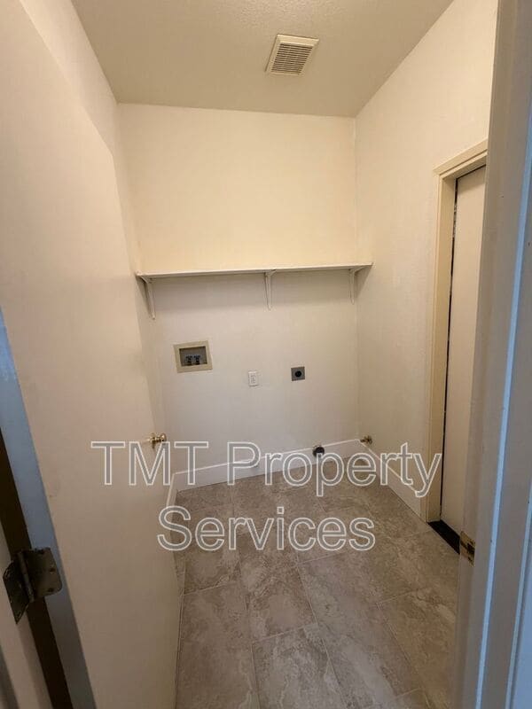 Building Photo - 3424 Babson Dr