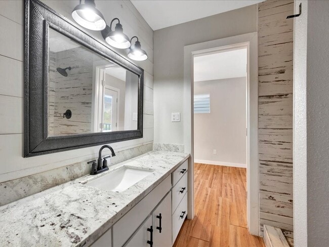 Building Photo - 41 Harbour Row Dr