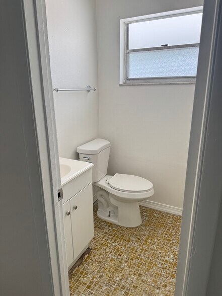 Building Photo - 3574 Saranac Ave