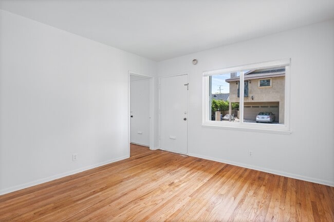 Building Photo - 9620 Braddock Dr