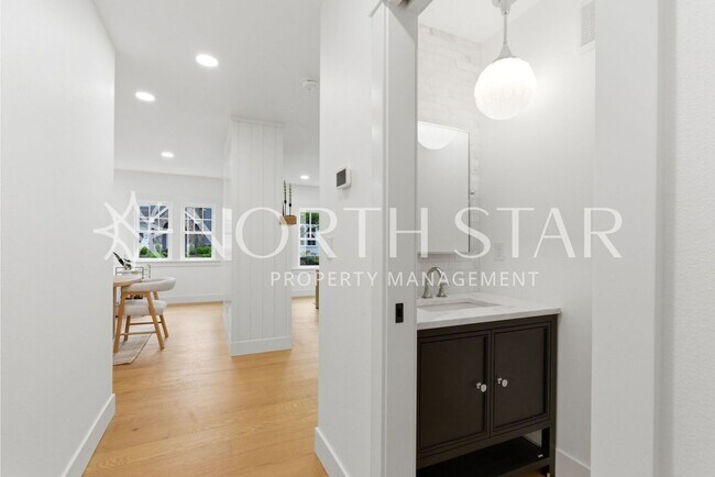Building Photo - 592 9th St
