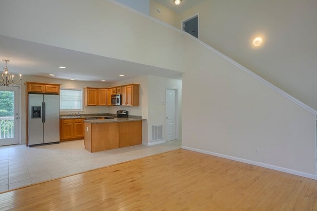 Building Photo - Charming 3-Bedroom Home with Coastal Count...