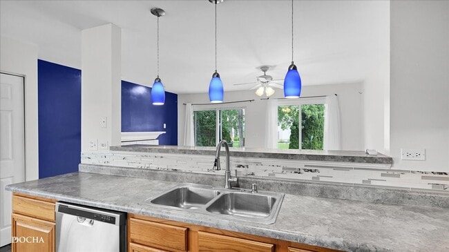 Building Photo - 2449 Mayfield Dr
