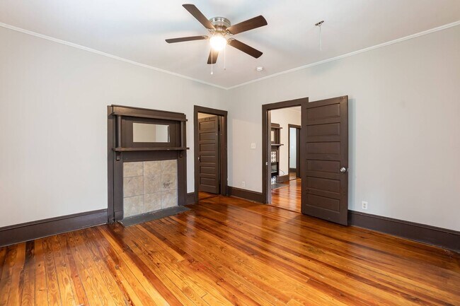 Building Photo - Three Bedroom Home!